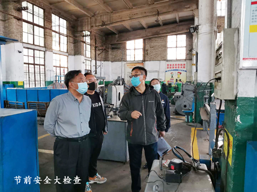 劳动节里公交忙