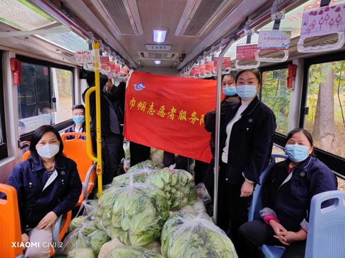 以实际行动传递公交爱心